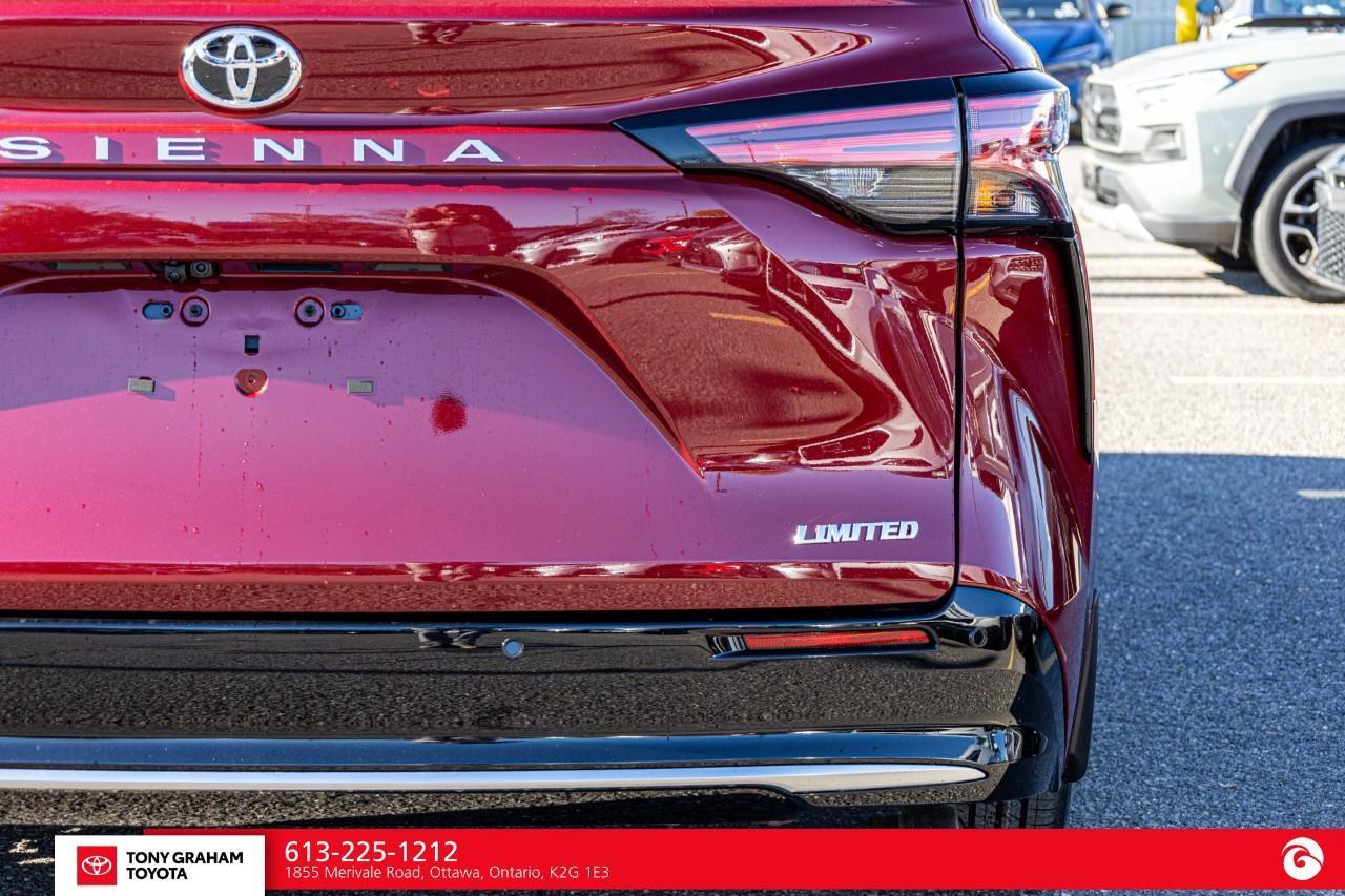 2026 Toyota Sienna XSE 7-Passenger Photo