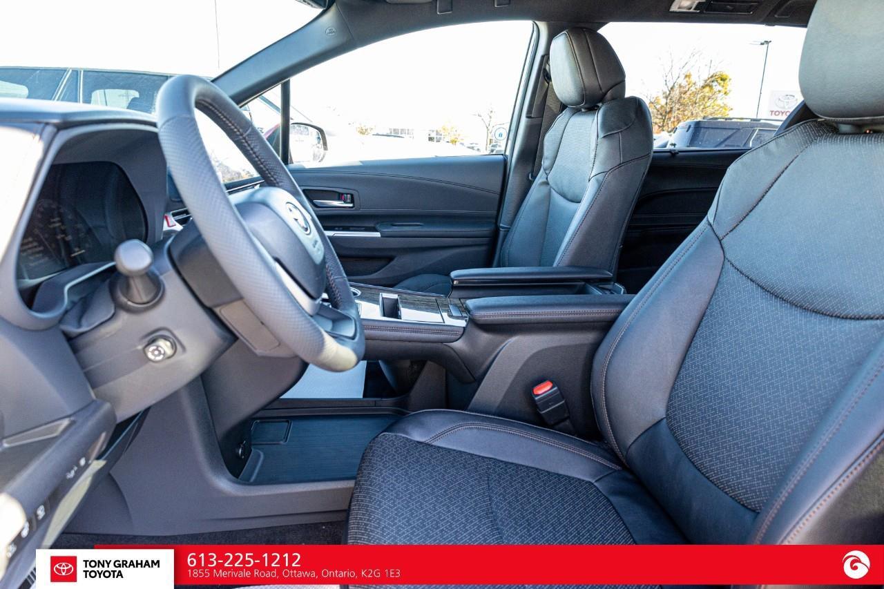 2026 Toyota Sienna XSE 7-Passenger Photo