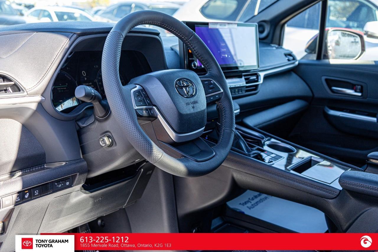 2026 Toyota Sienna XSE 7-Passenger Photo