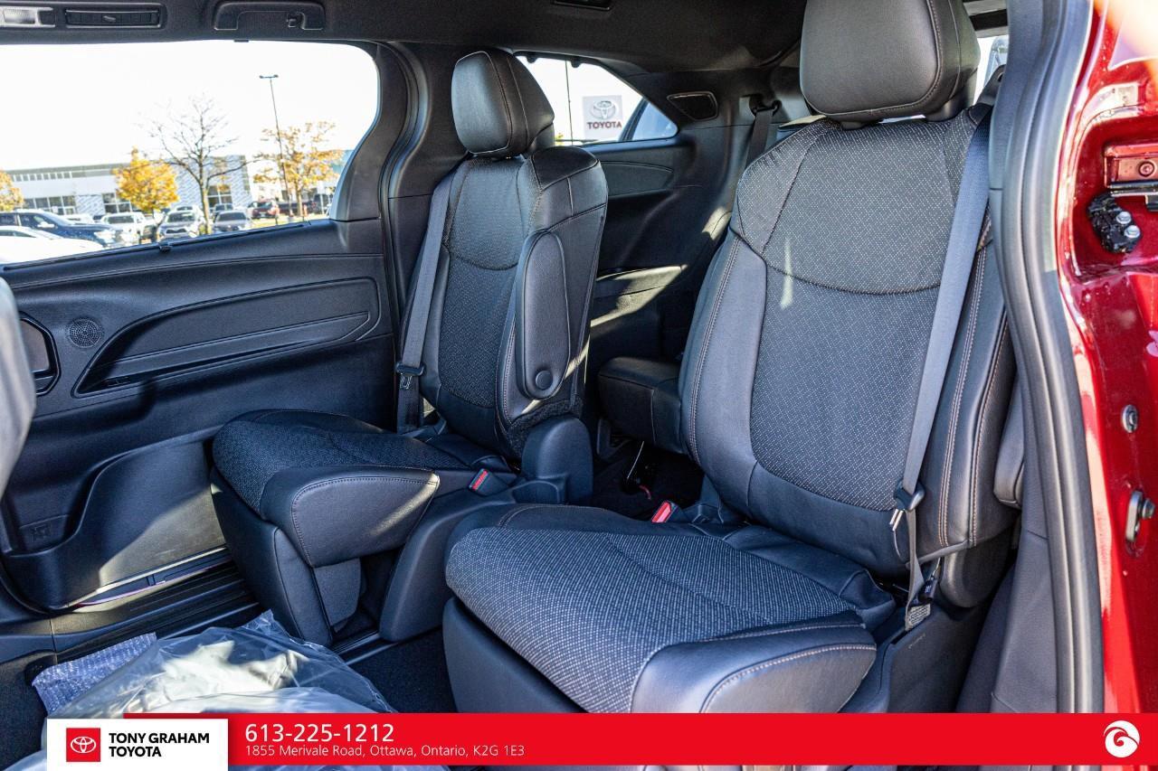 2026 Toyota Sienna XSE 7-Passenger Photo