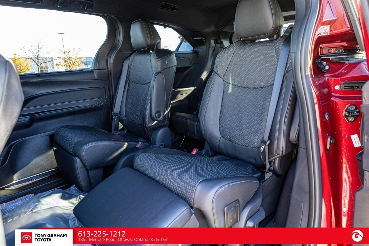 2026 Toyota Sienna XSE 7-Passenger Photo