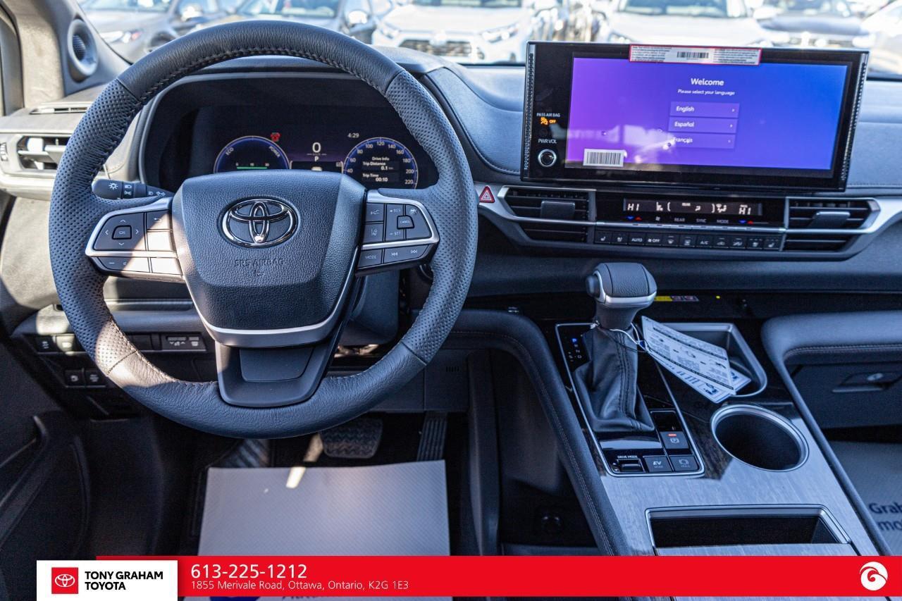 2026 Toyota Sienna XSE 7-Passenger Photo