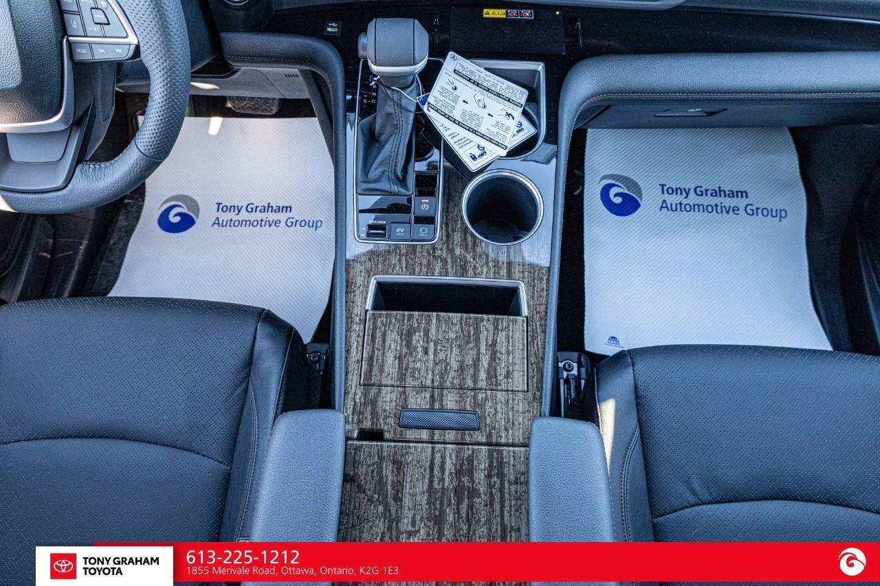 2026 Toyota Sienna XSE 7-Passenger Photo