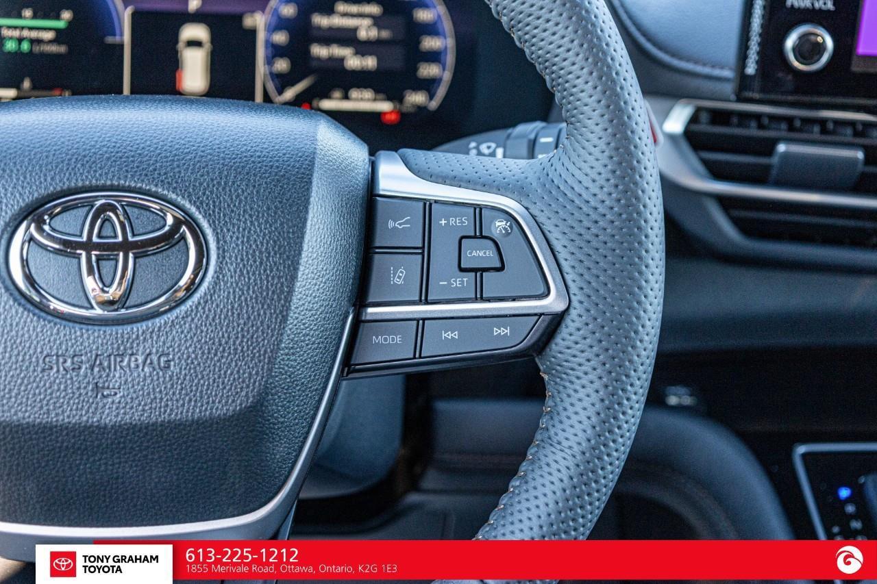 2026 Toyota Sienna XSE 7-Passenger Photo