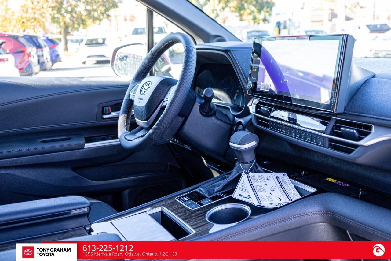 2026 Toyota Sienna XSE 7-Passenger Photo