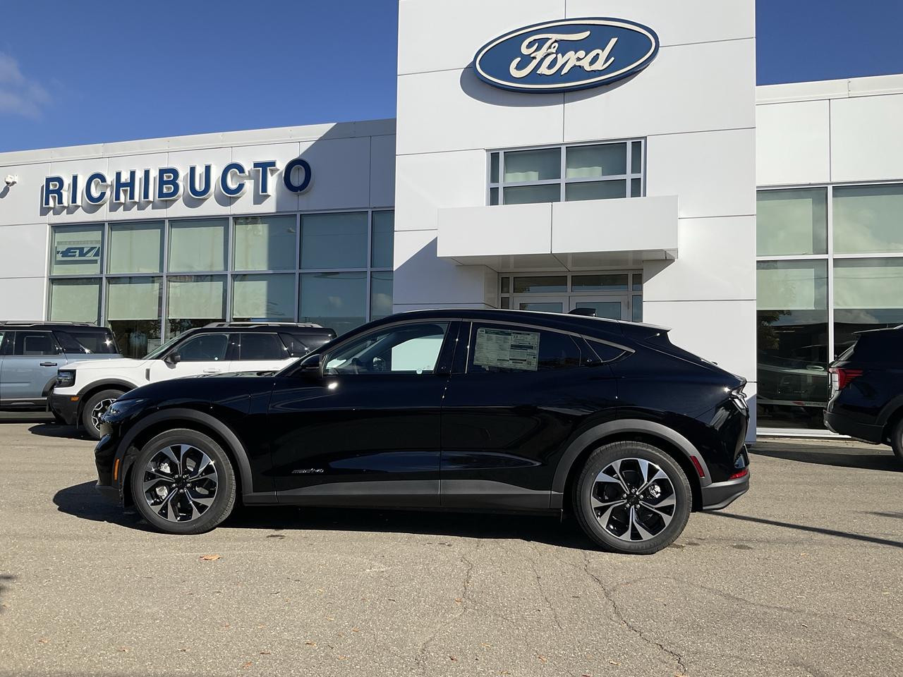 2026 Ford Mustang Mach-E Select Photo4