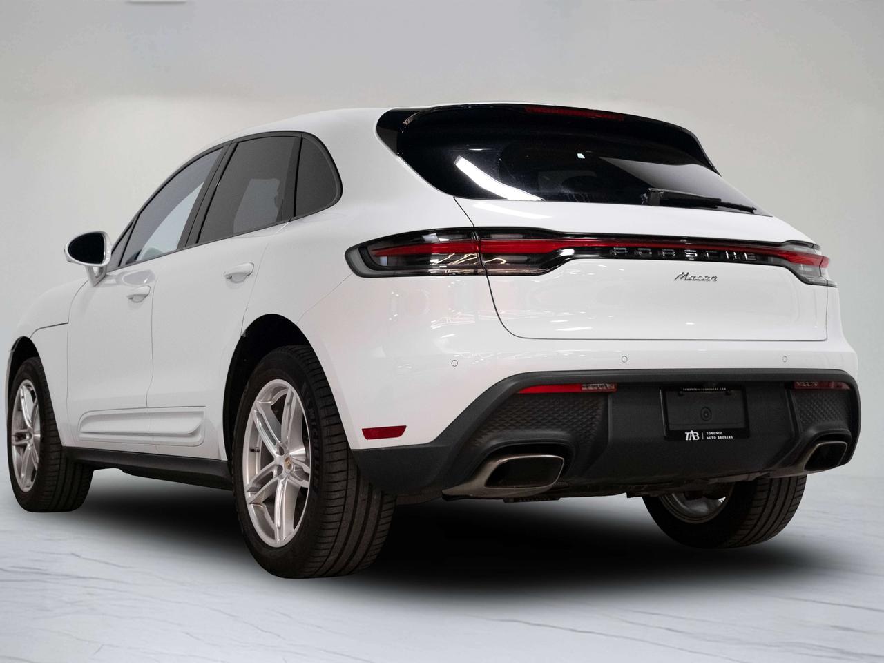 2023 Porsche Macan PREMIUM PLUS | BURMESTER | PANO Photo