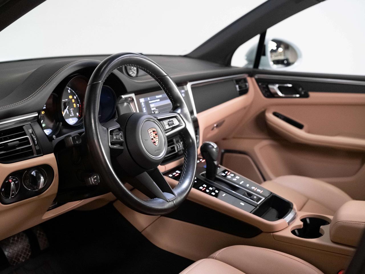 2023 Porsche Macan PREMIUM PLUS | BURMESTER | PANO Photo