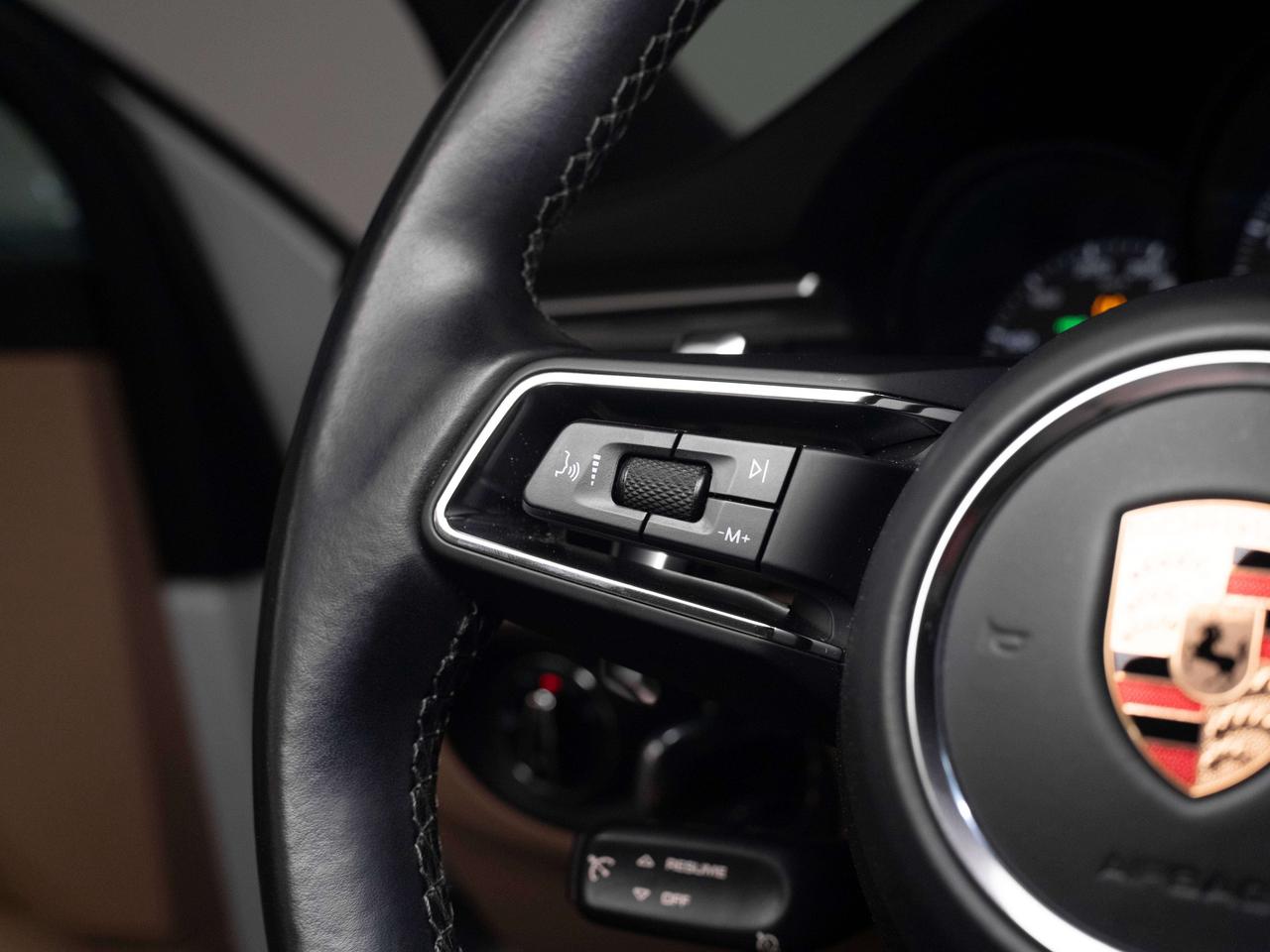 2023 Porsche Macan PREMIUM PLUS | BURMESTER | PANO Photo
