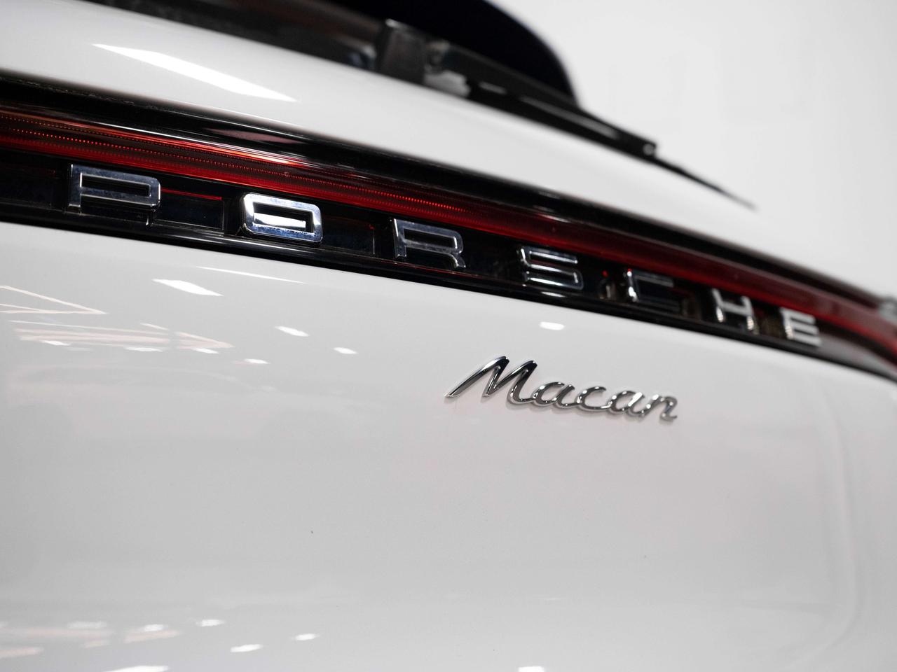 2023 Porsche Macan PREMIUM PLUS | BURMESTER | PANO Photo