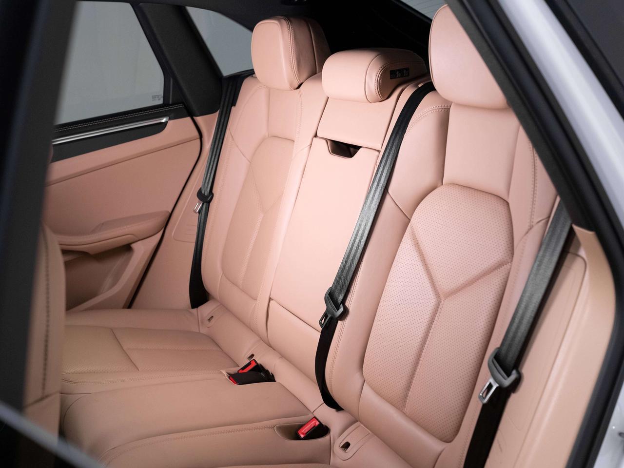 2023 Porsche Macan PREMIUM PLUS | BURMESTER | PANO Photo