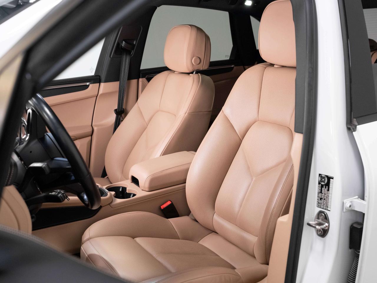 2023 Porsche Macan PREMIUM PLUS | BURMESTER | PANO Photo