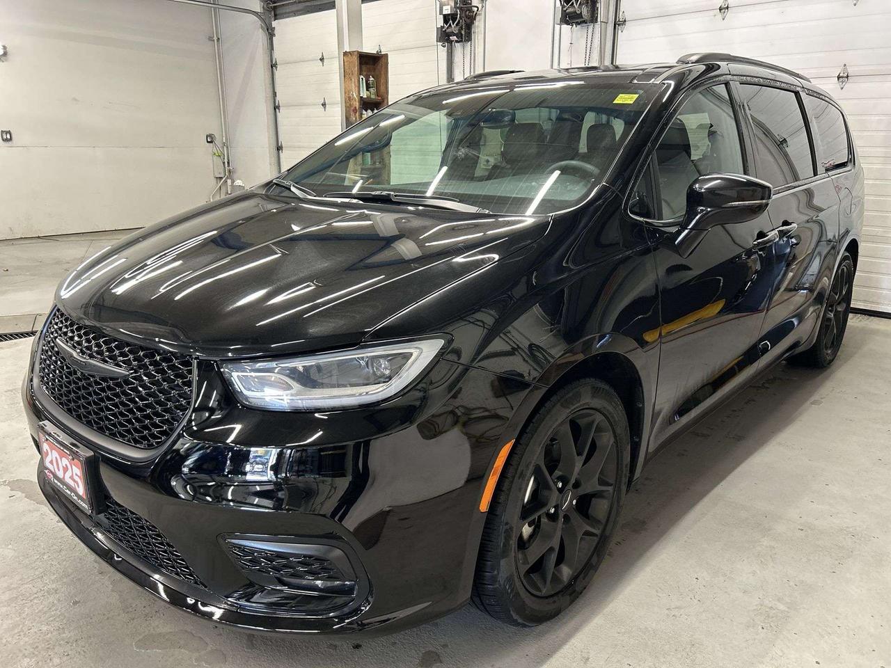2025 Chrysler Pacifica LIMITED | 7-PASS | NAPPA LEATHER | PANO ROOF | NAV Photo0