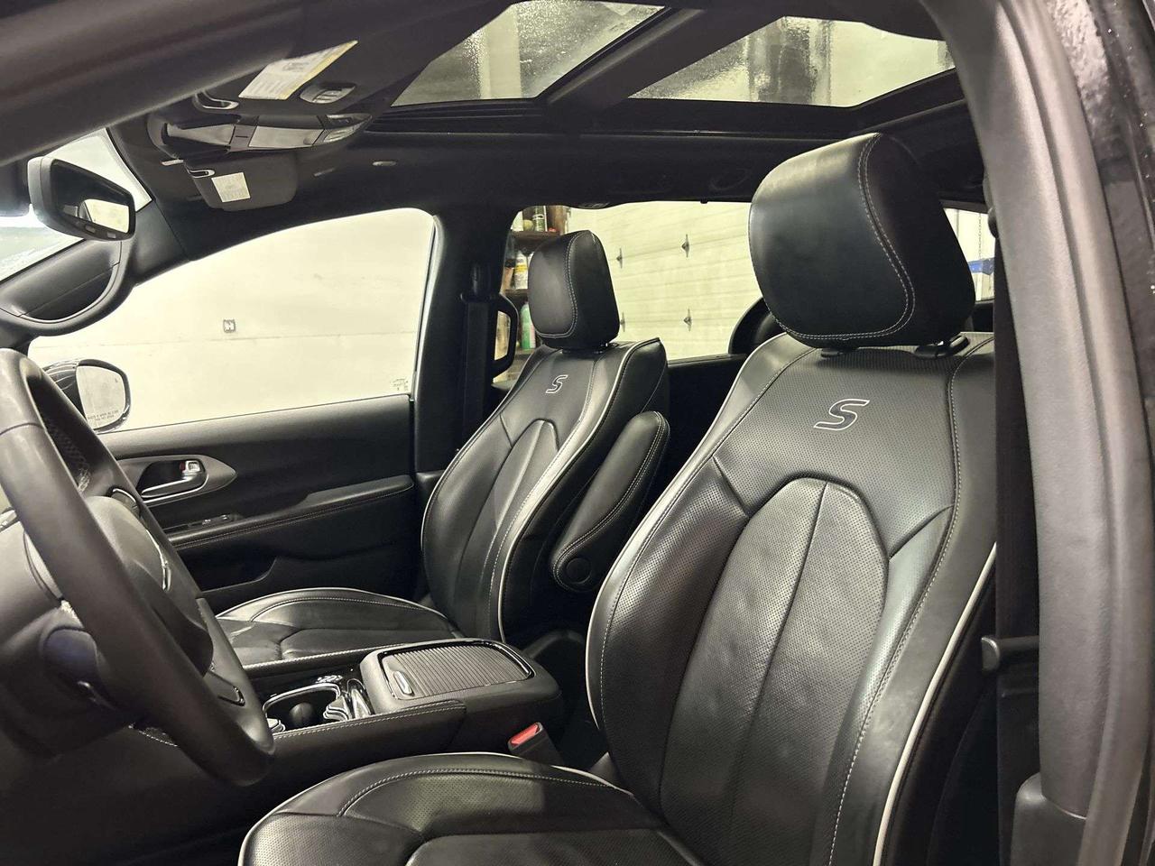 2025 Chrysler Pacifica LIMITED | 7-PASS | NAPPA LEATHER | PANO ROOF | NAV Photo1
