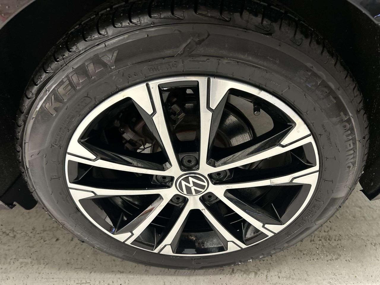 2024 Volkswagen Jetta COMFORTLINE SPORT | HTD LEATHER |SUNROOF | CARPLAY Photo