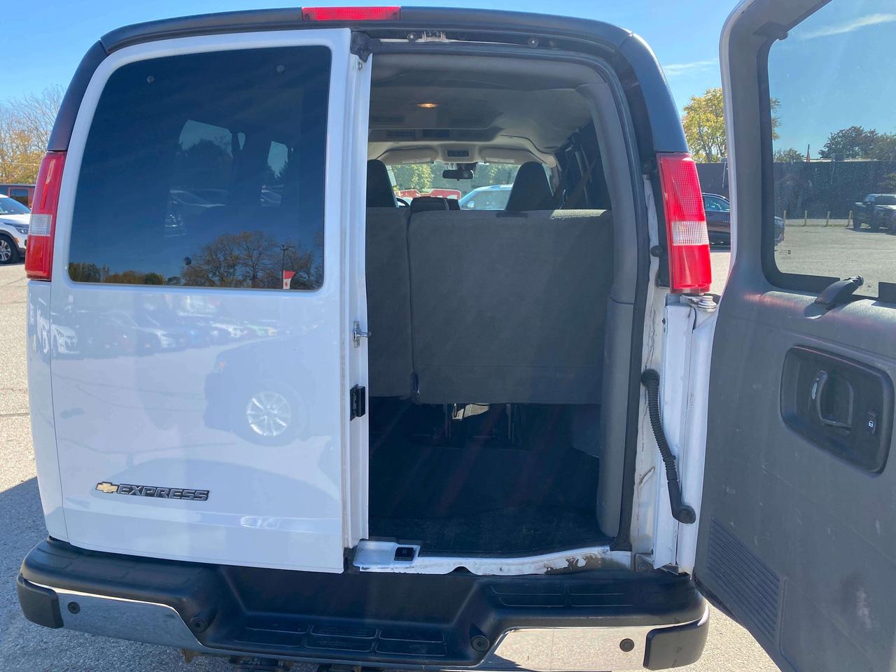 2019 Chevrolet Express Passenger LT, 2.8L DIESEL, CLEAN CARFAX, 12 PASS, BACKUP CAM Photo