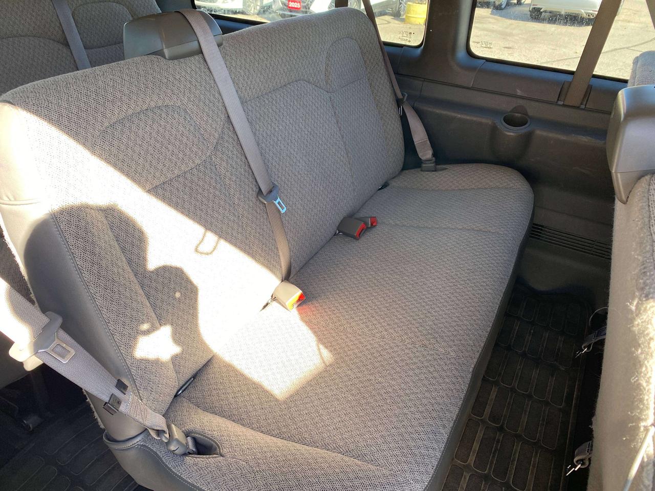 2019 Chevrolet Express Passenger LT, 2.8L DIESEL, CLEAN CARFAX, 12 PASS, BACKUP CAM - Photo #31