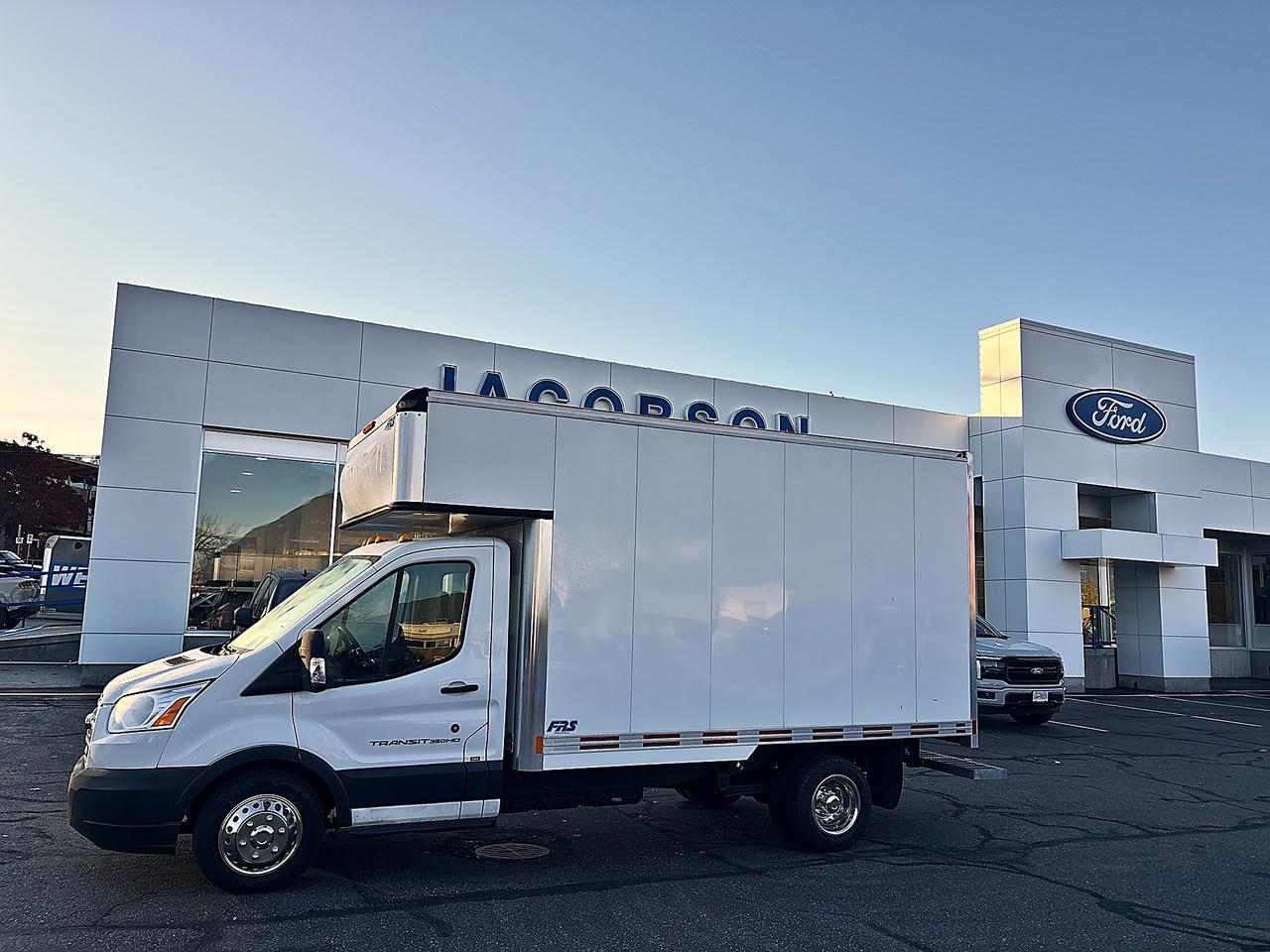 2018 Ford Transit Chassis Cab BASE Photo1