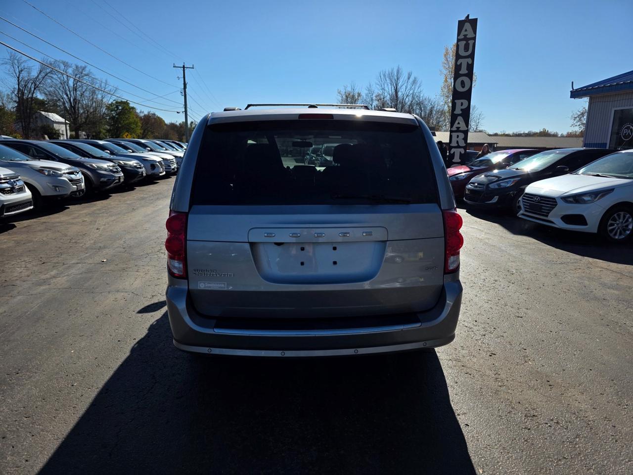 2017 Dodge Grand Caravan SE Plus Photo3