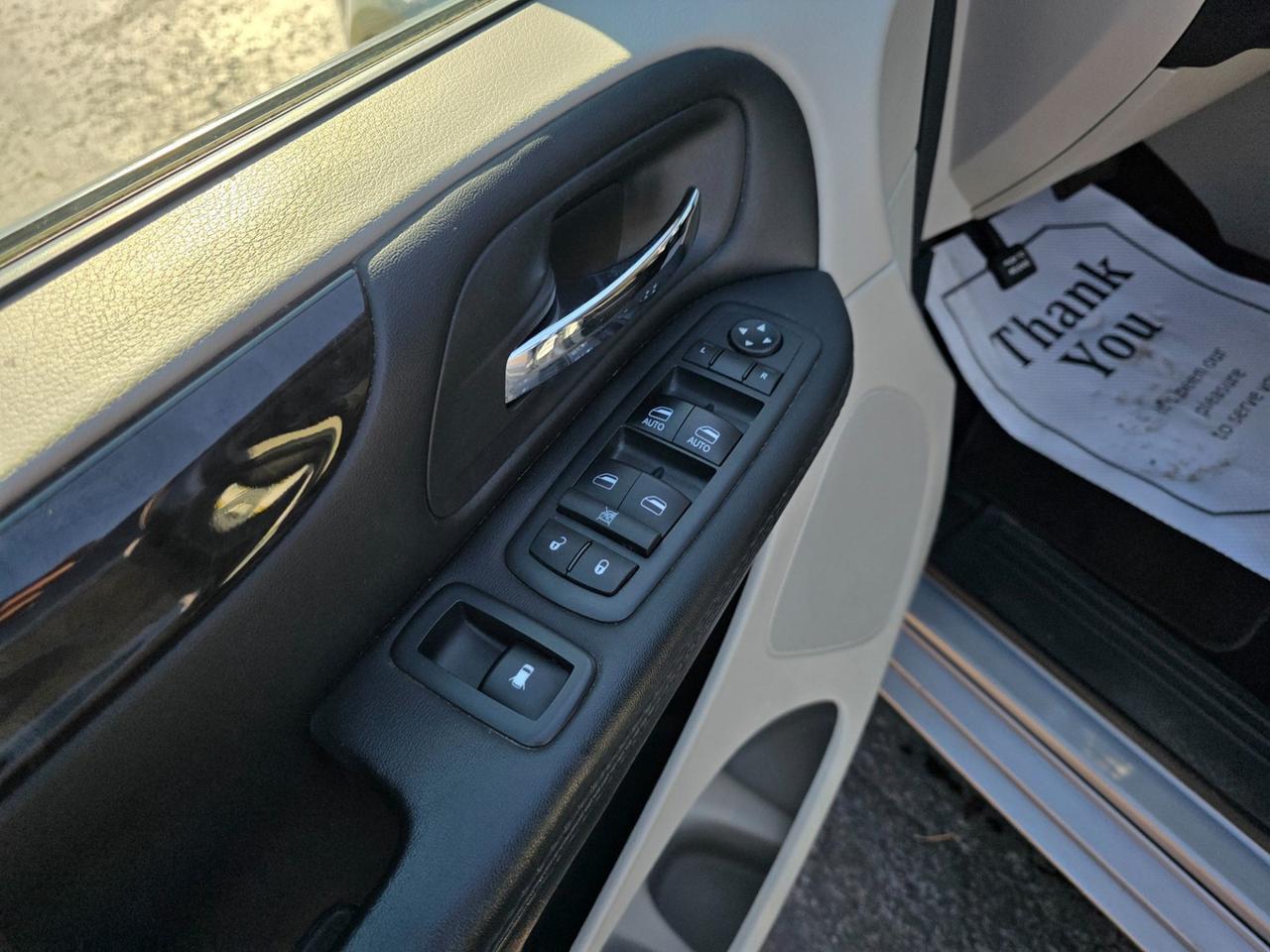 2017 Dodge Grand Caravan SE Plus Photo