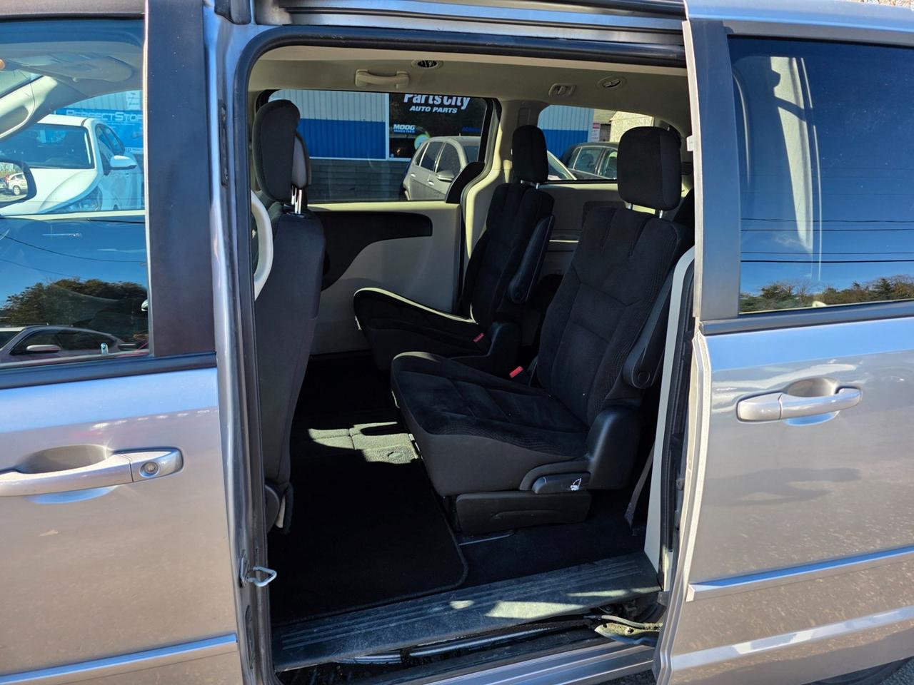 2017 Dodge Grand Caravan SE Plus Photo