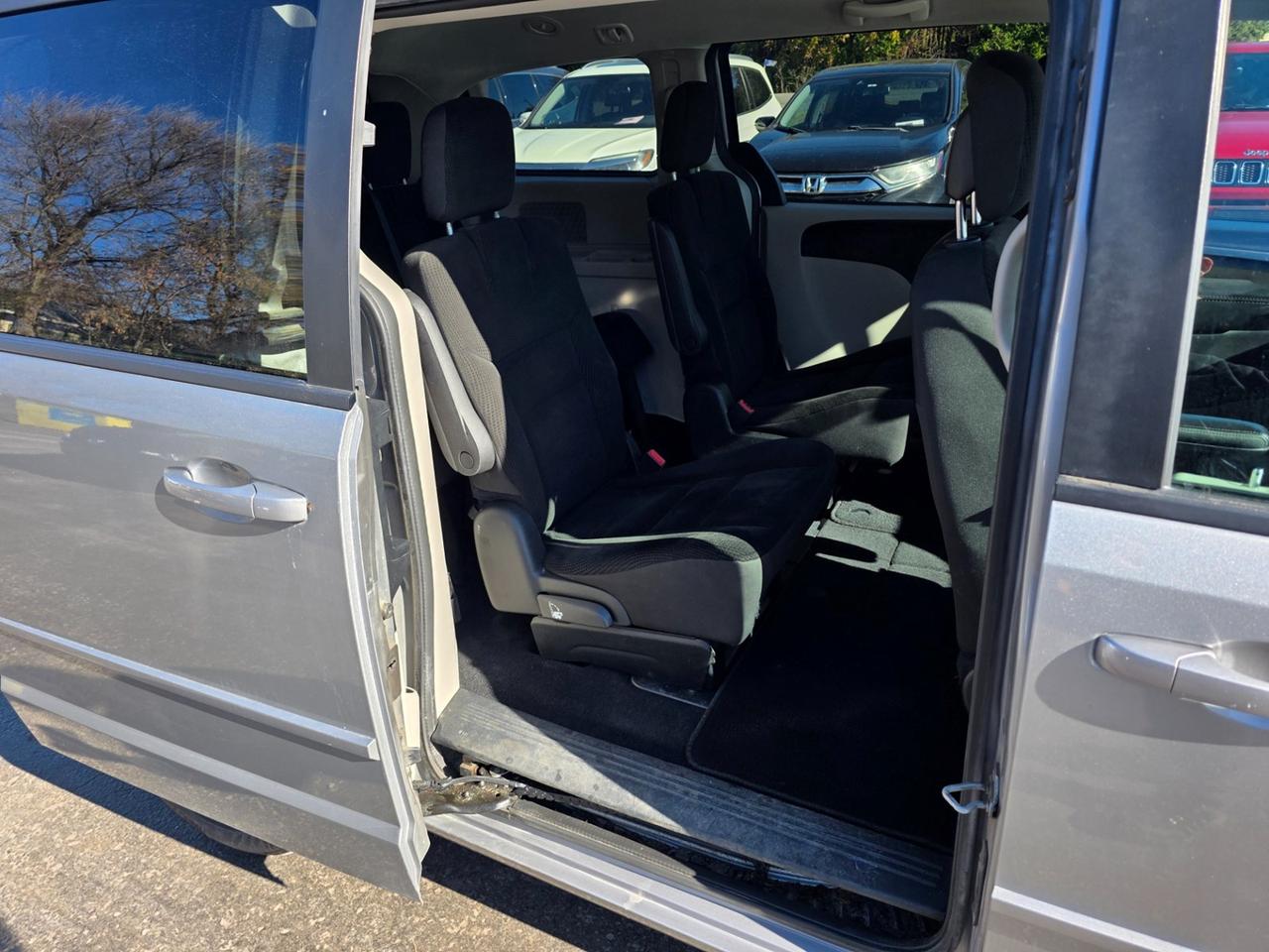 2017 Dodge Grand Caravan SE Plus Photo