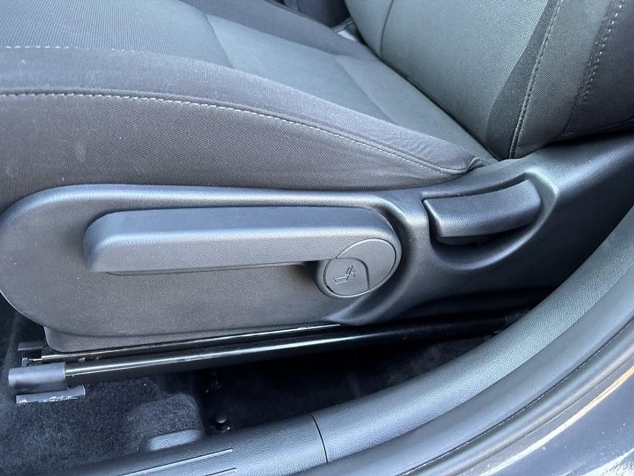 2025 Hyundai KONA 2.0L Essential AWD | One Owner Photo