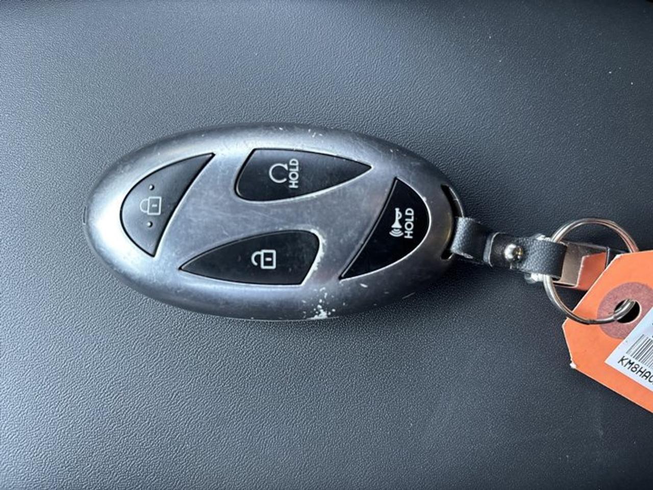 2025 Hyundai KONA 2.0L Essential AWD | One Owner Photo