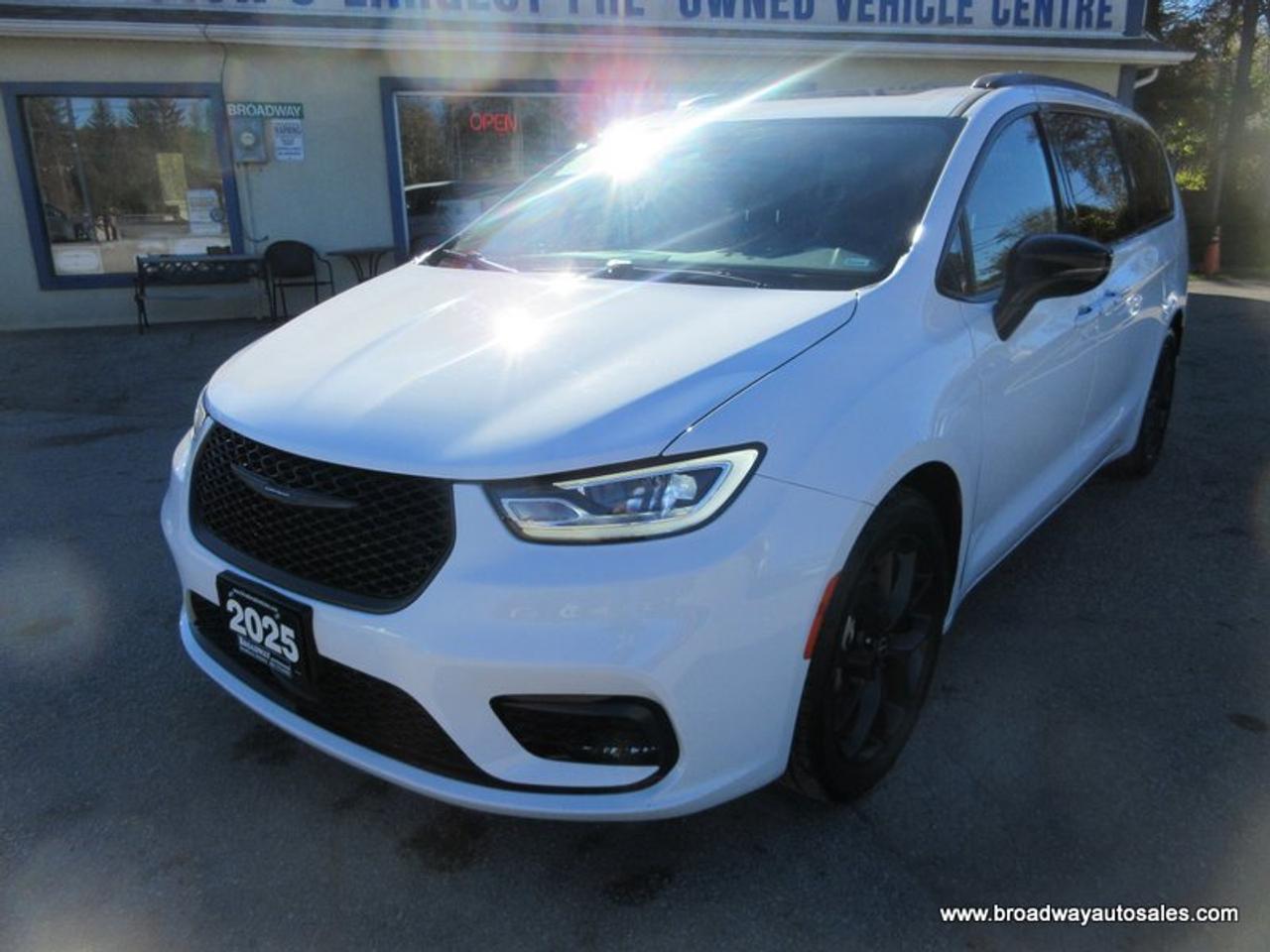 2025 Chrysler Pacifica FAMILY-MOVING LIMITED-EDITION 7 PASSENGER 3.6L - V6.. CAPTAINS.. 3RD ROW.. STOW-N-GO-SEATING.. NAVIGATION.. POWER DOORS.. SUNROOF.. BACK-UP CAMERA..