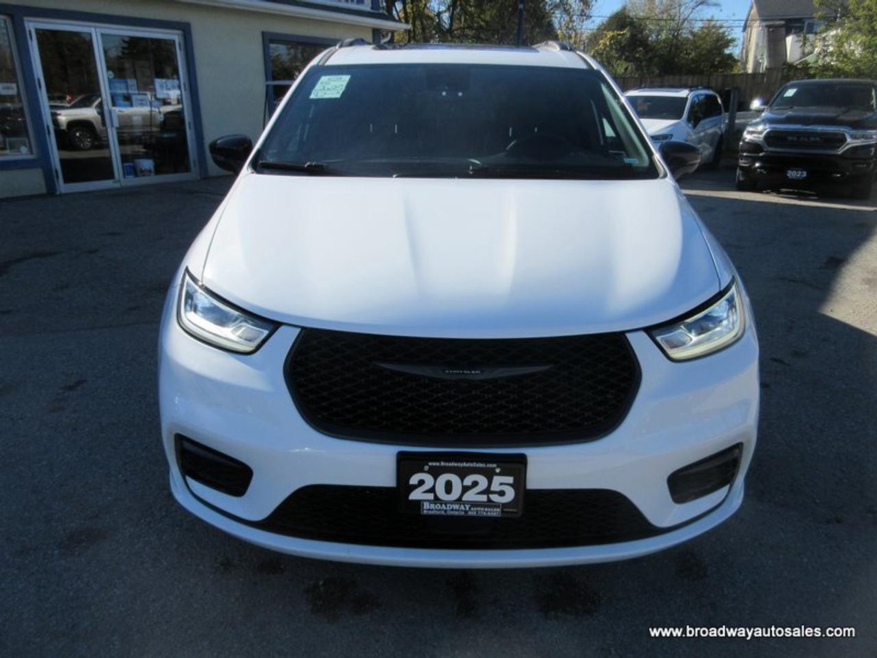 2025 Chrysler Pacifica FAMILY-MOVING LIMITED-EDITION 7 PASSENGER 3.6L - V6.. CAPTAINS.. 3RD ROW.. STOW-N-GO-SEATING.. NAVIGATION.. POWER DOORS.. SUNROOF.. BACK-UP CAMERA.. Photo
