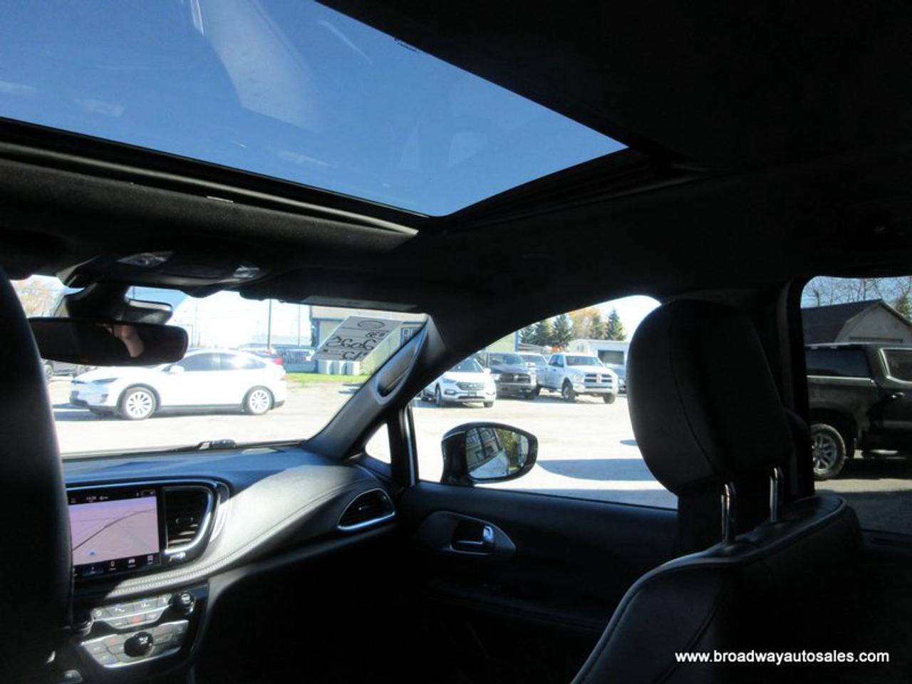 2025 Chrysler Pacifica FAMILY-MOVING LIMITED-EDITION 7 PASSENGER 3.6L - V6.. CAPTAINS.. 3RD ROW.. STOW-N-GO-SEATING.. NAVIGATION.. POWER DOORS.. SUNROOF.. BACK-UP CAMERA.. Photo
