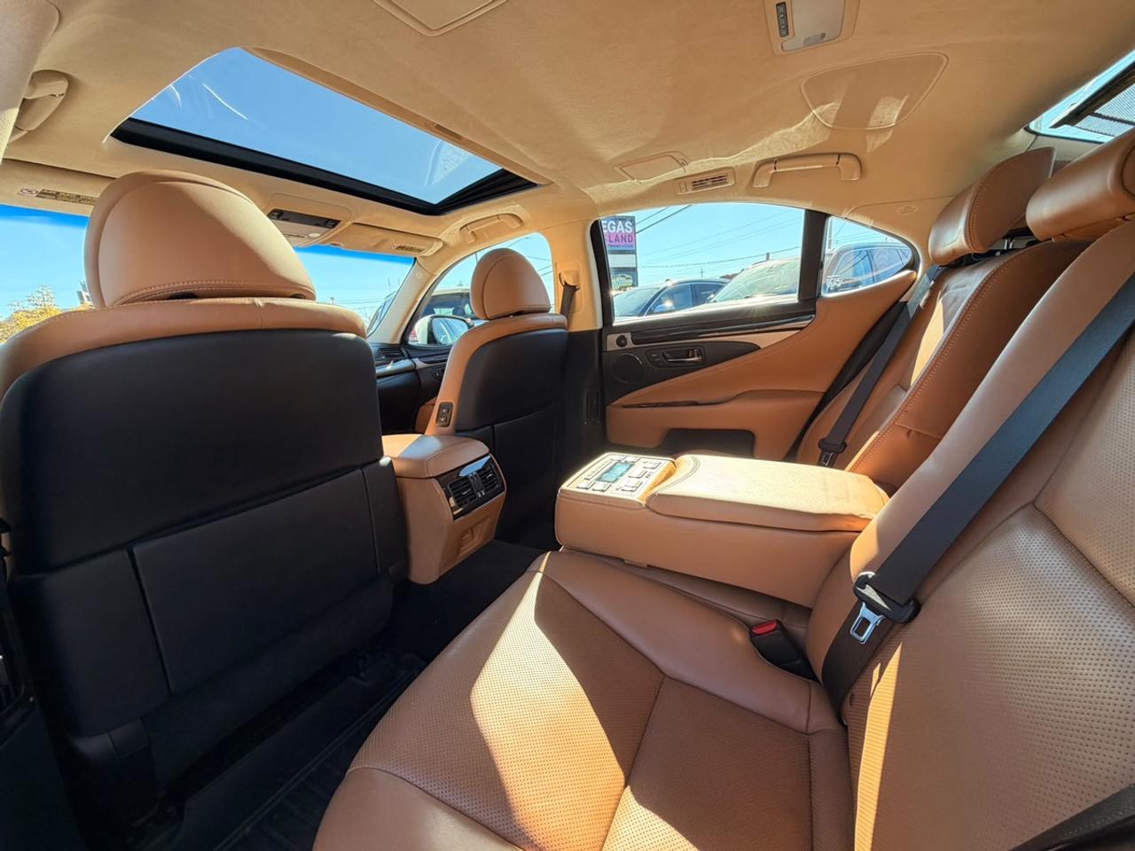 2014 Lexus LS 460 Photo