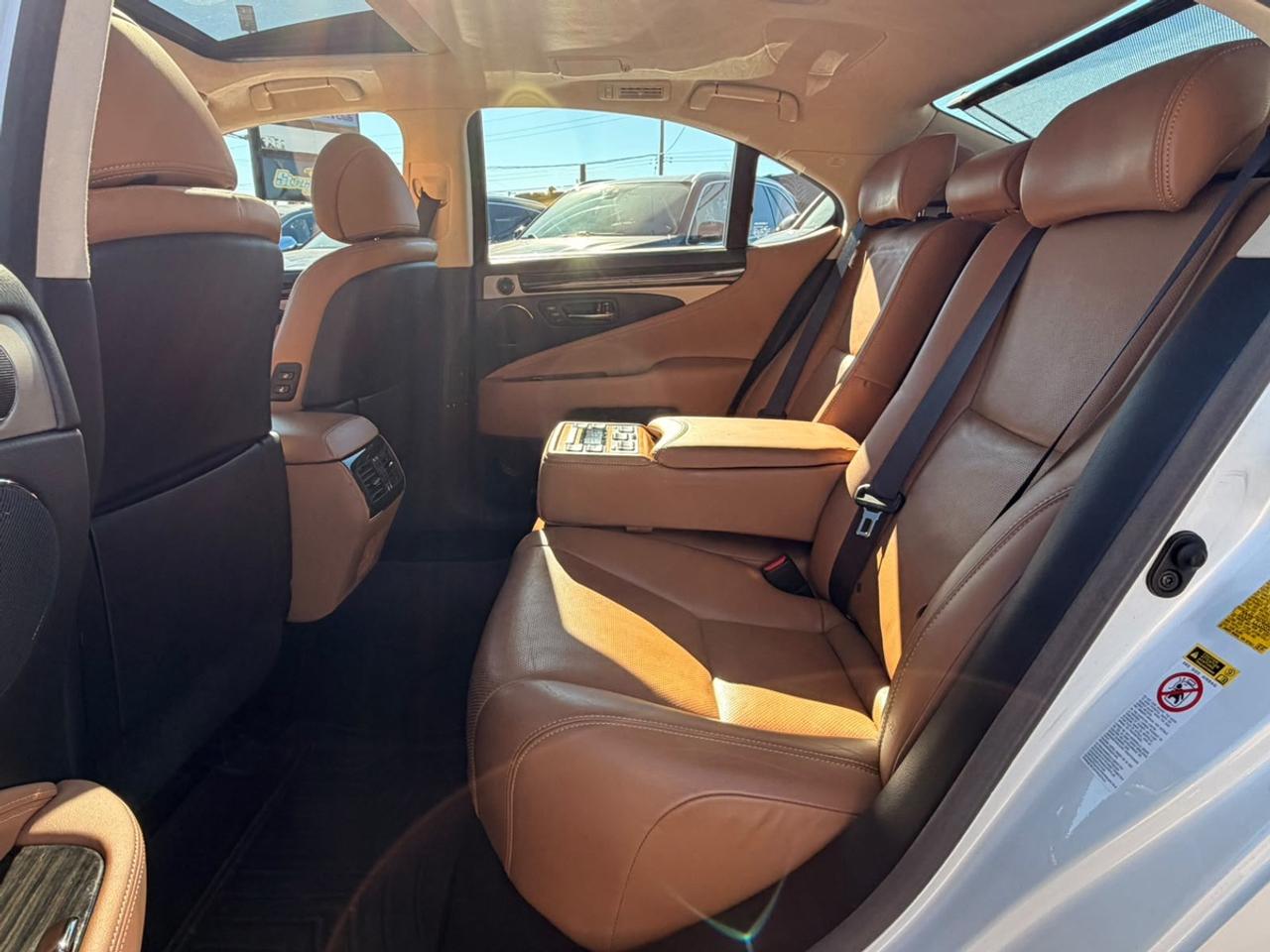 2014 Lexus LS 460 Photo