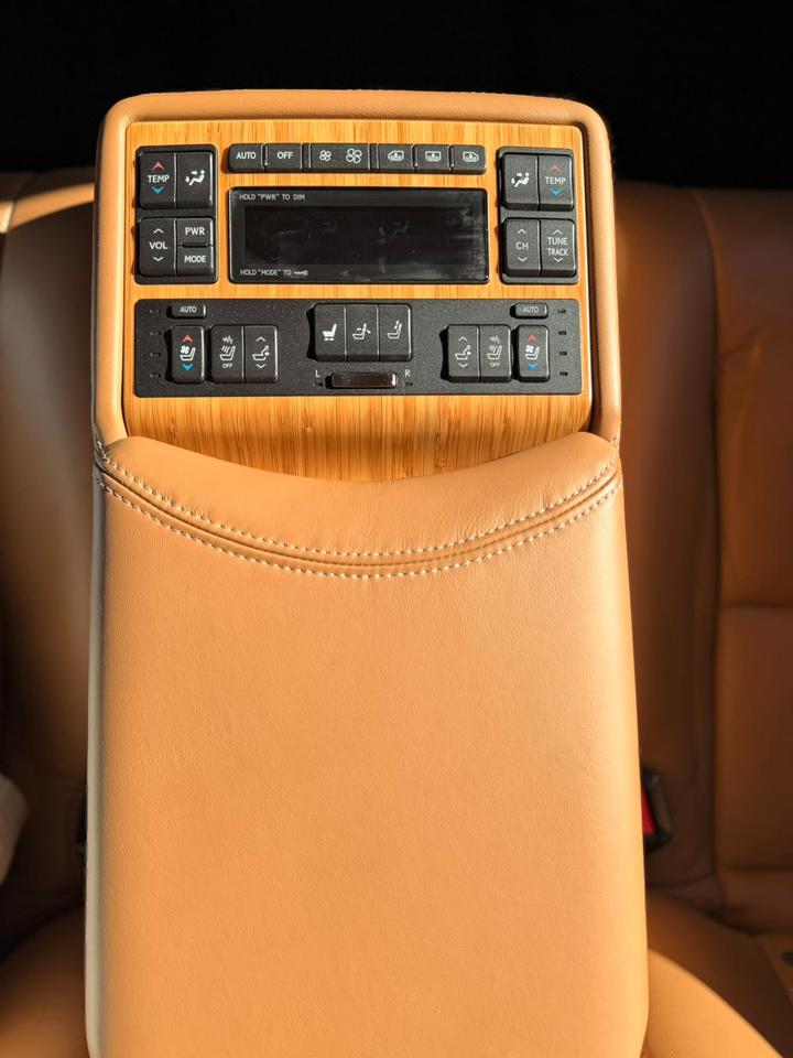 2014 Lexus LS 460 Photo