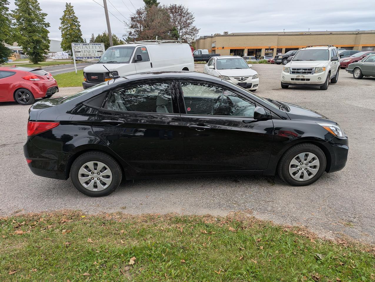 2016 Hyundai Accent "Gas MISER" certified + FREE oil change Photo