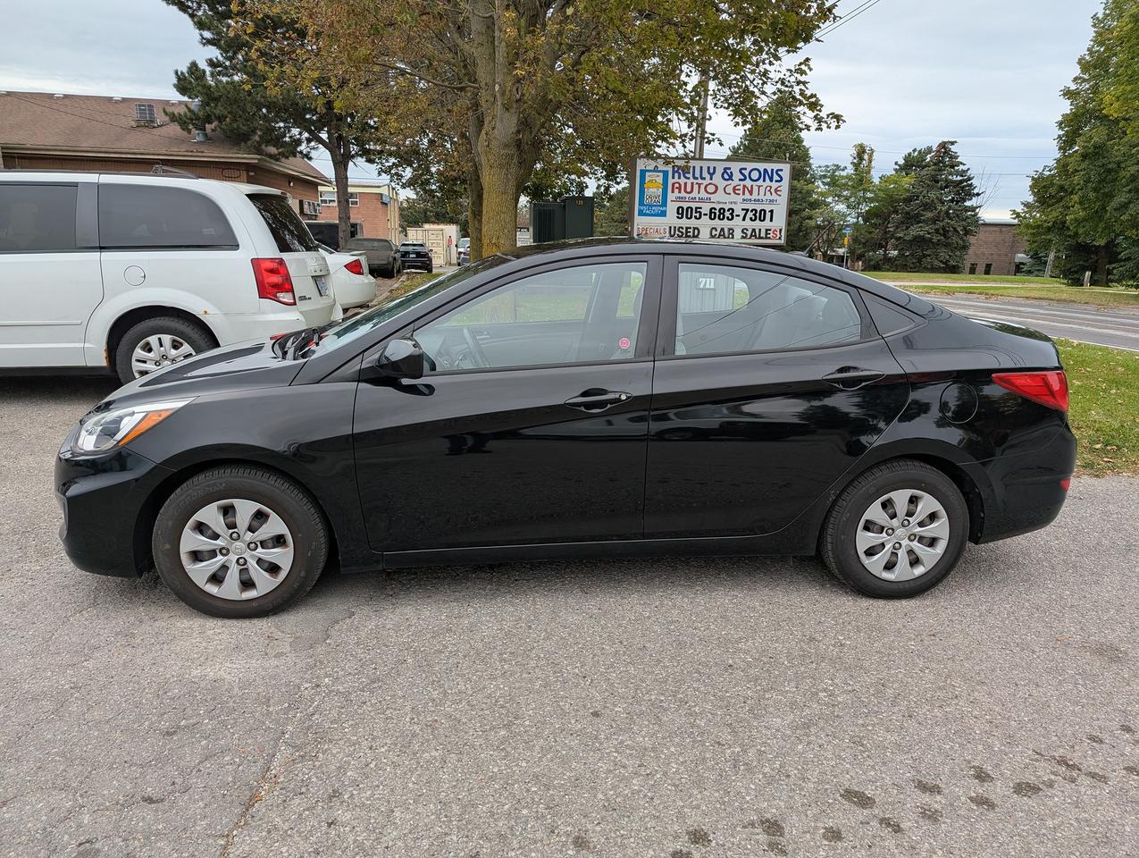 2016 Hyundai Accent "Gas MISER" certified + FREE oil change Photo