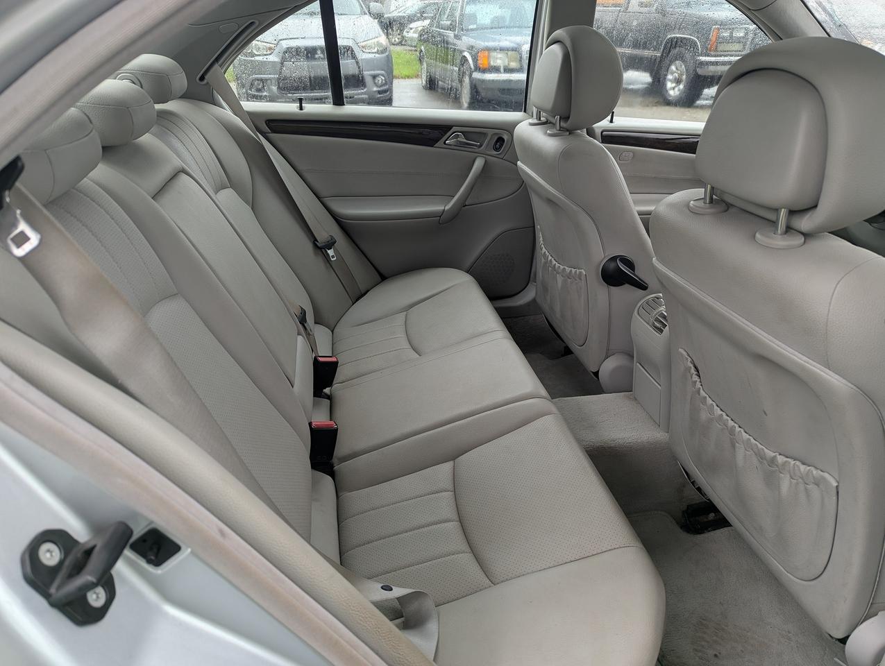 2007 Mercedes-Benz C-Class "4MATIC Luxury SPORT" certified + FREE oil change Photo