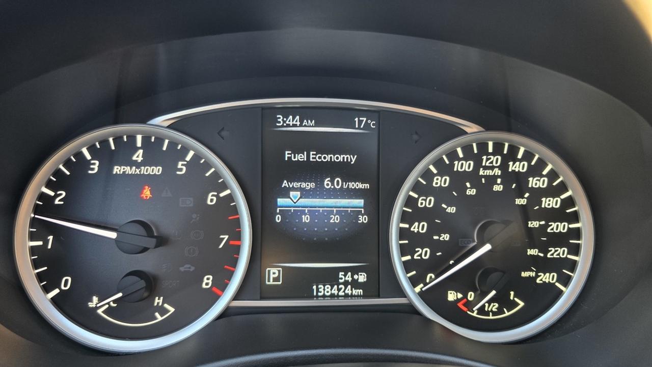 2016 Nissan Sentra SV Photo