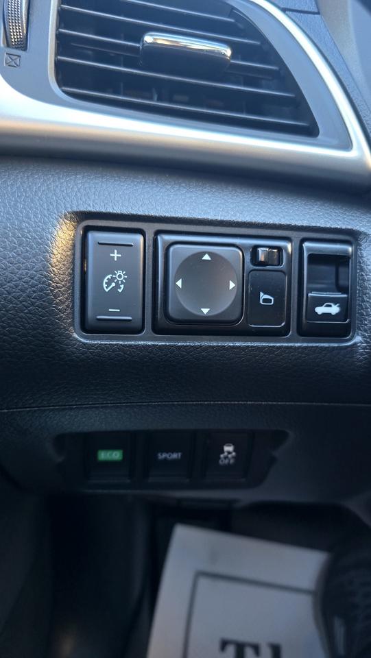 2016 Nissan Sentra SV Photo