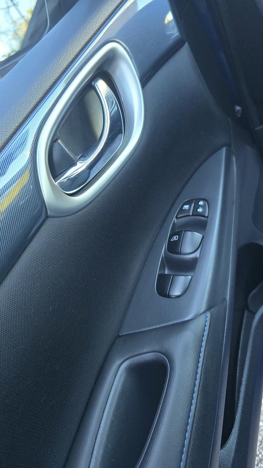 2016 Nissan Sentra SV Photo