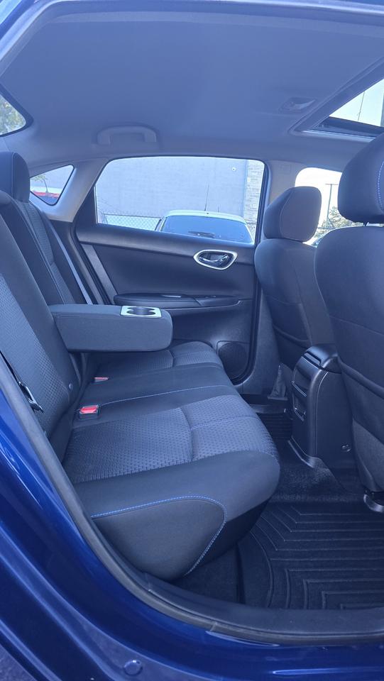 2016 Nissan Sentra SV Photo