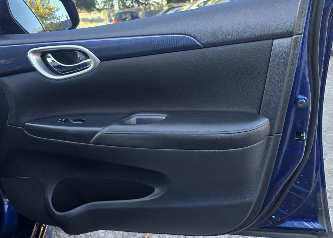 2016 Nissan Sentra SV Photo