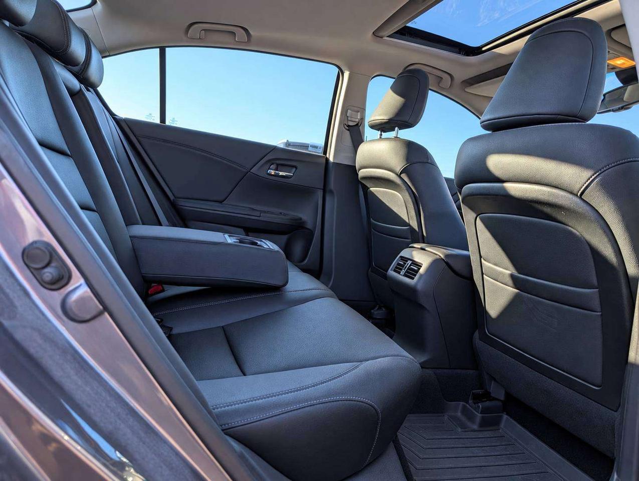2014 Honda Accord EX-L (No Accidents, Dealer Serviced) Photo