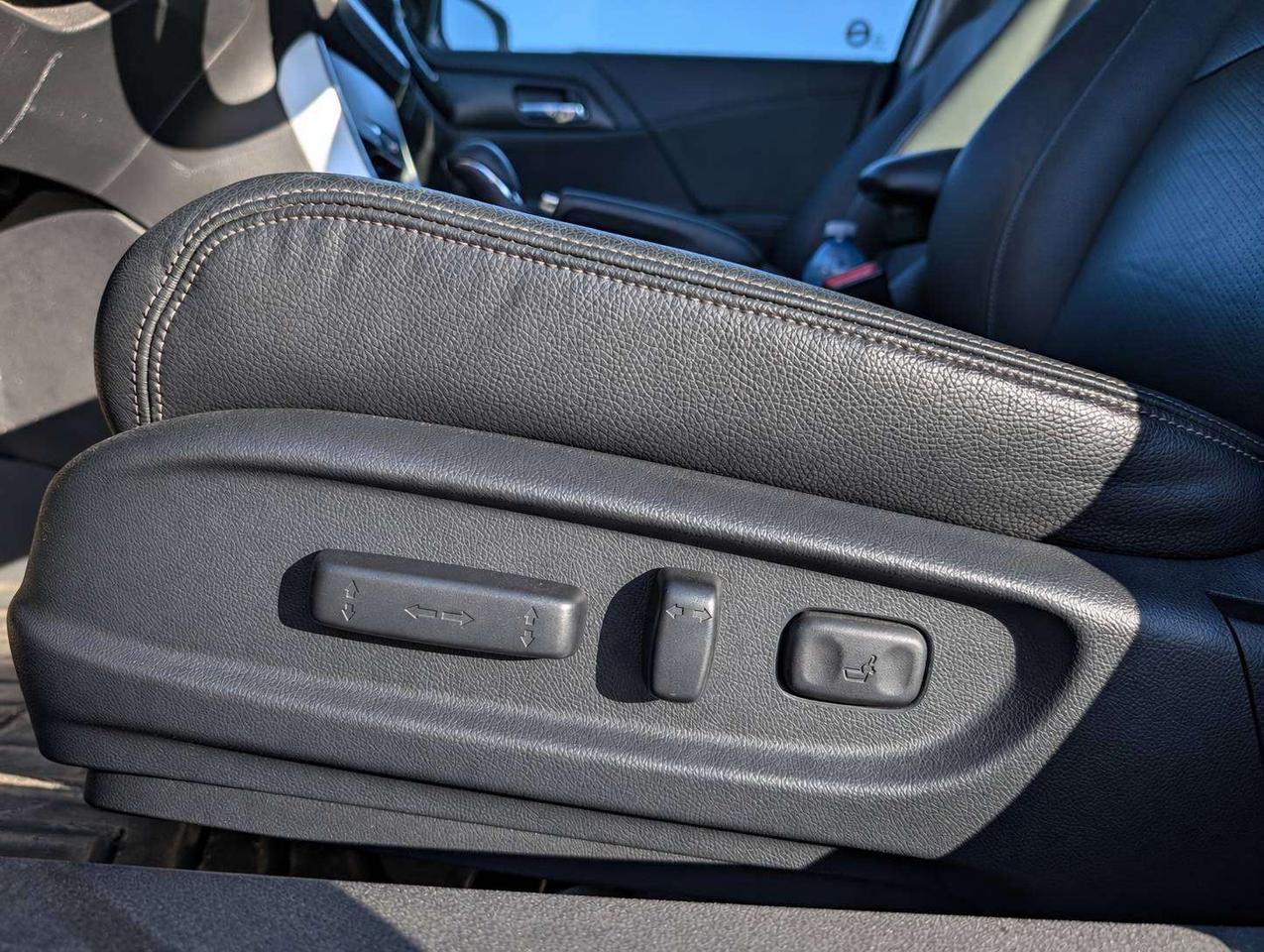2014 Honda Accord EX-L (No Accidents, Dealer Serviced) Photo