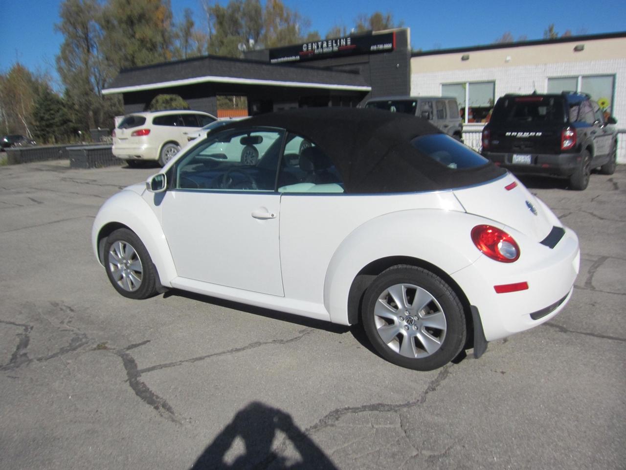 2009 Volkswagen Beetle S Photo