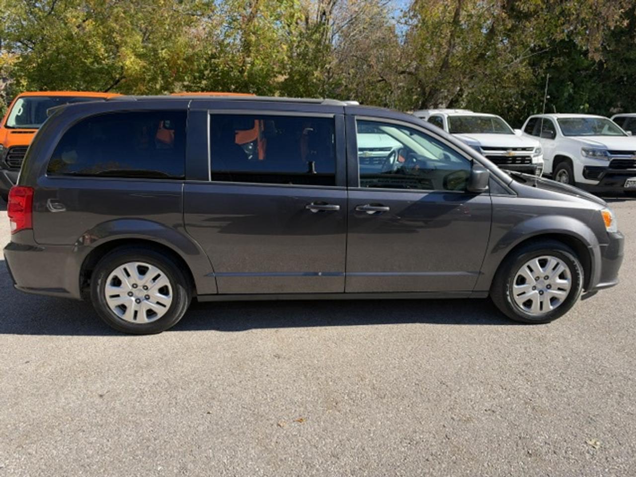 2018 Dodge Grand Caravan SXT 2WD Photo3