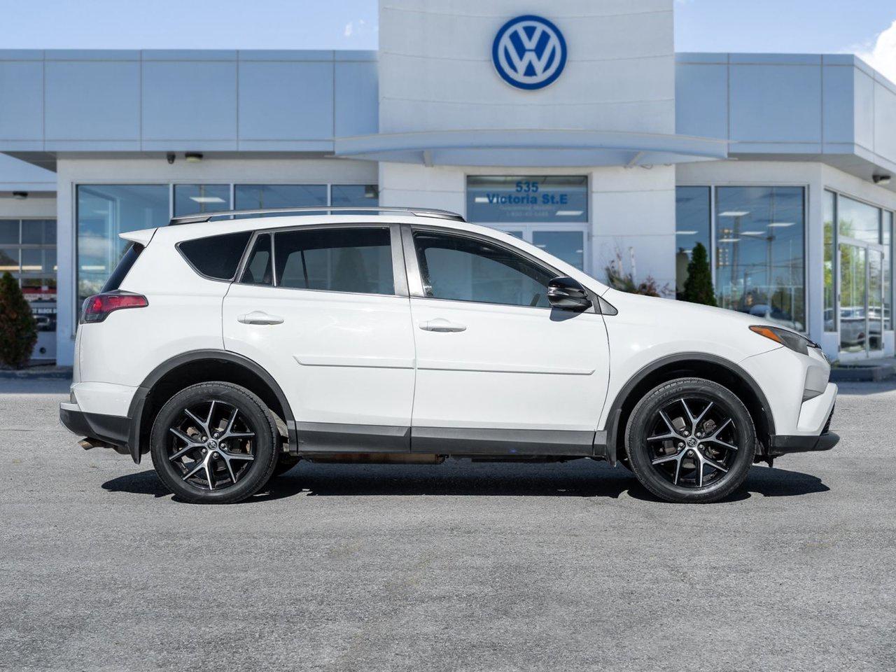2016 Toyota RAV4 se Photo4