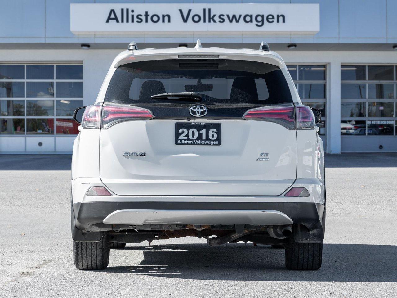 2016 Toyota RAV4 se Photo