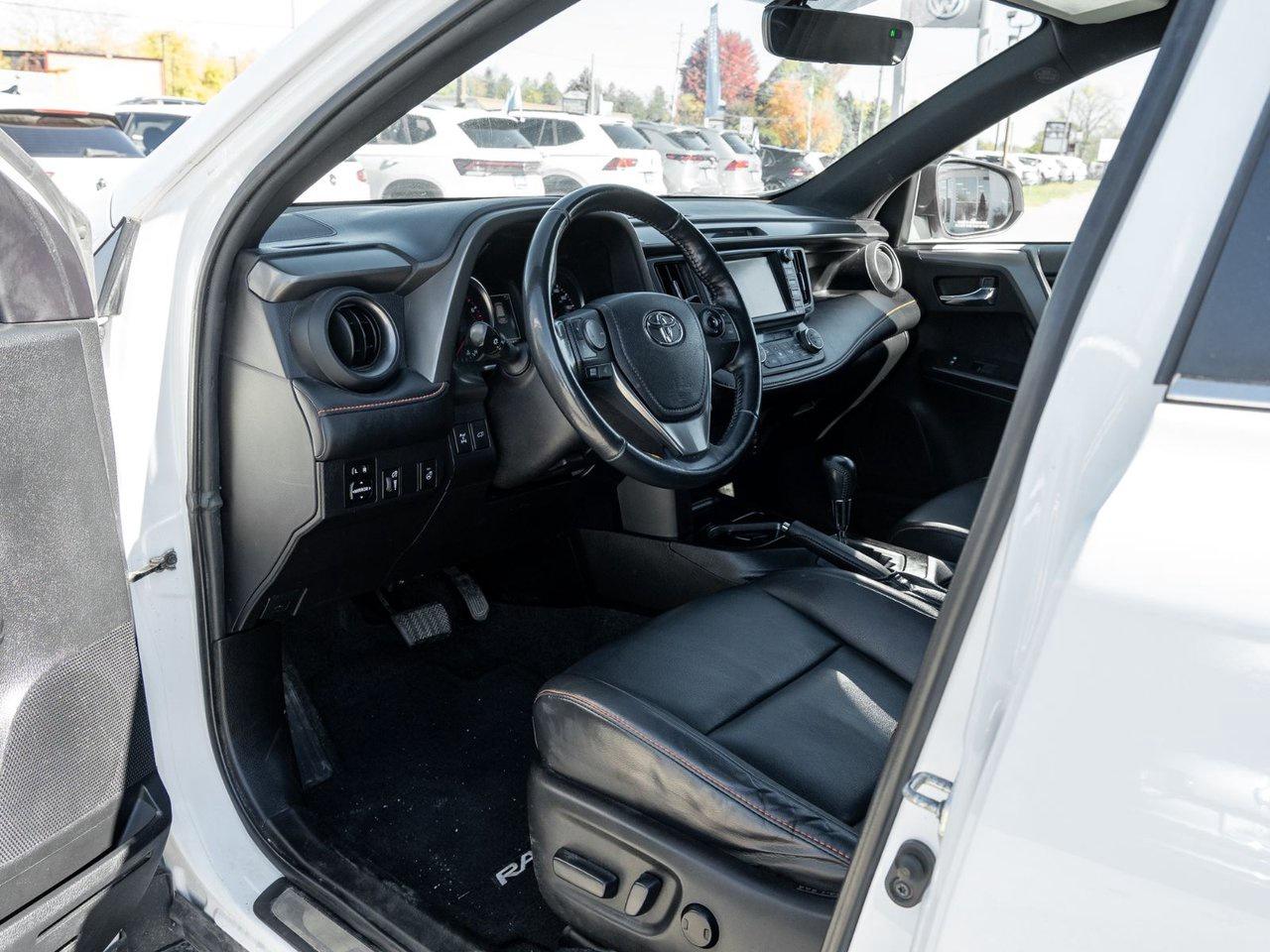 2016 Toyota RAV4 se Photo