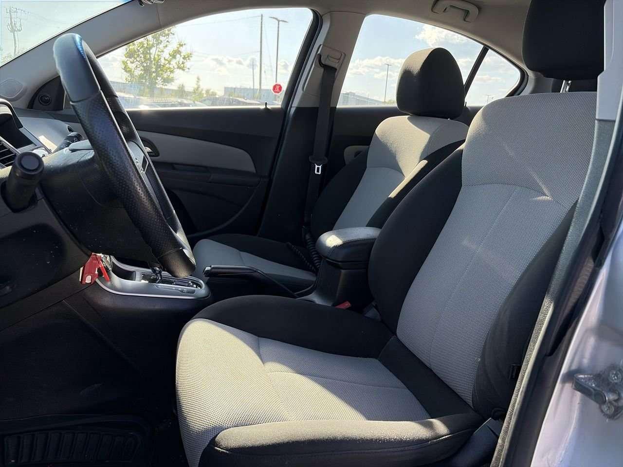 2011 Chevrolet Cruze LS Sedan POWER LOCKS   LOW KMS   NO A/C UNIT   BASE MODEL Photo
